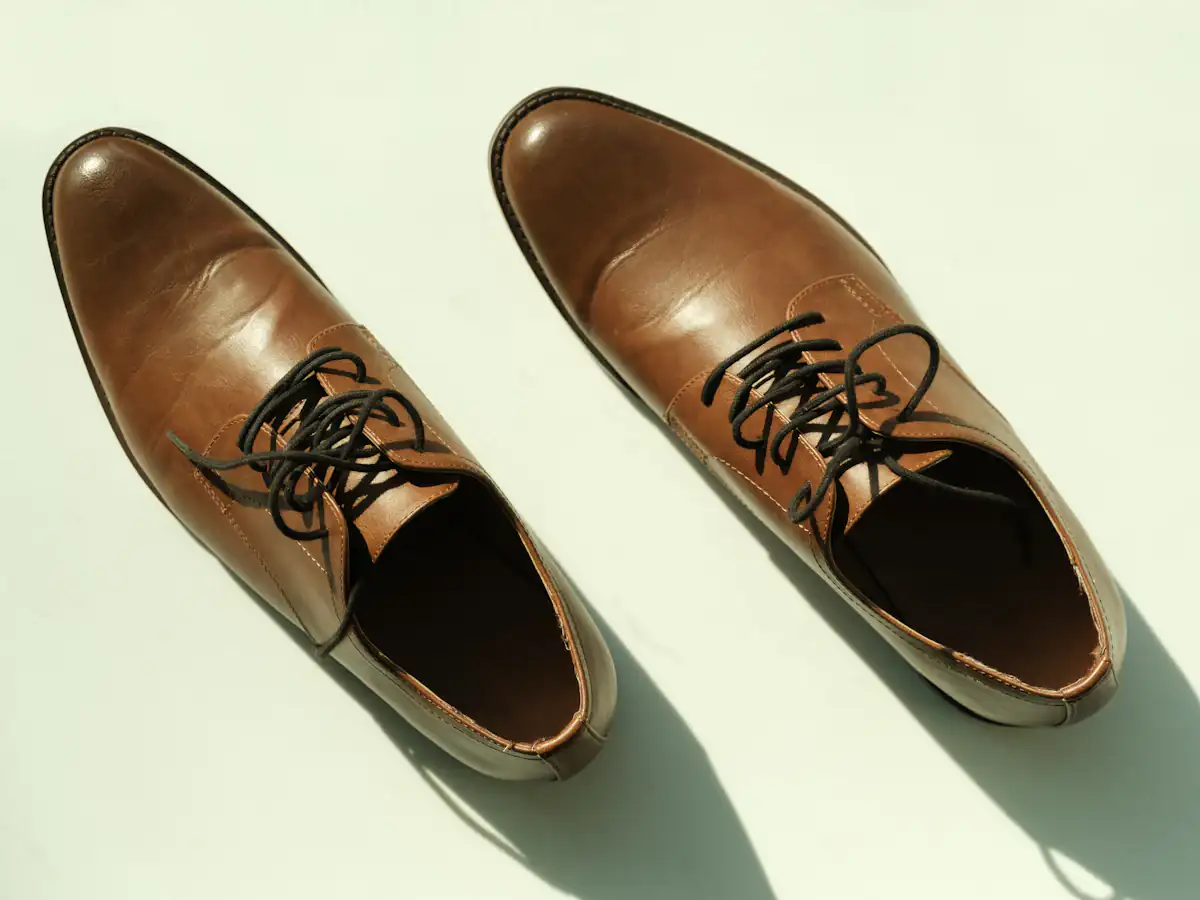 Derbies, lateral elevation